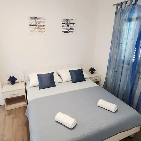 Semesterbostad House Vers *