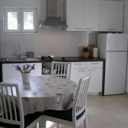 Semesterbostad House Vers *