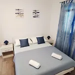 بيت للعطل House Vers *