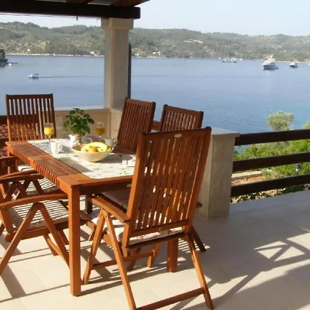 House Vers 尼亚卢卡