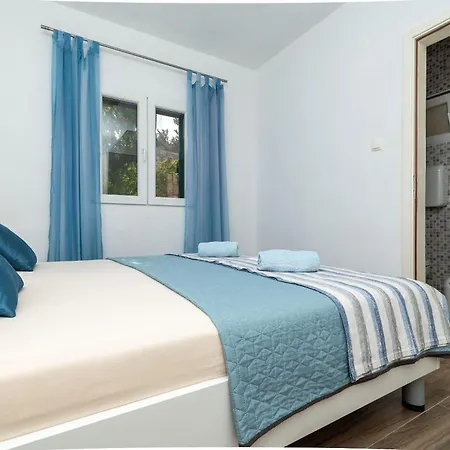 House Vers Vela Luka